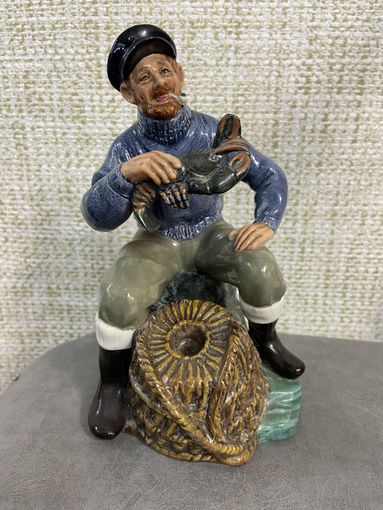 Статуэтка Ловец Кальмаров Royal Doulton 1963 год. Англия.