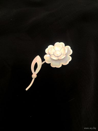 Брошь цветок