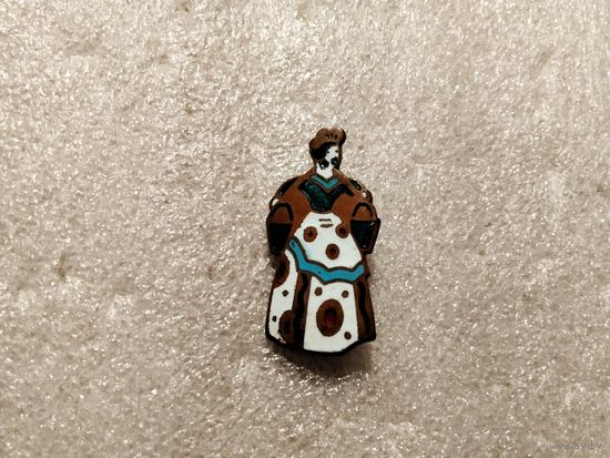 Русский сувенир. Баба в кокошнике.