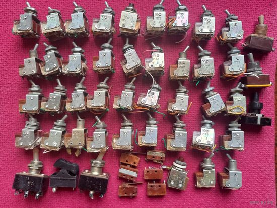 Переключатели, кнопки. Радиодетали.