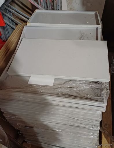 Настил Полка металлическая стеллажная Металлические сборные полки для стеллажей на болтовом соединении или на зацепах. Размер 30 х 60 см.