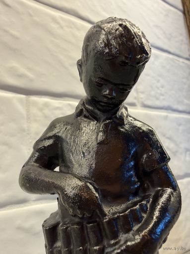 Статуэтка Юный охотник . Касли.  Распродажа коллекции!!!