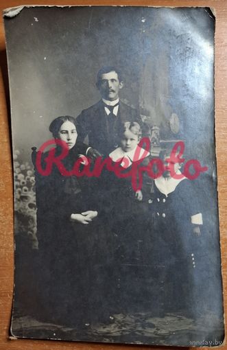 1910-е Открыточный формат семья ретро фото типажи