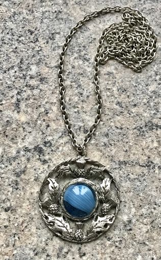 Кулон на цепочке. Колье