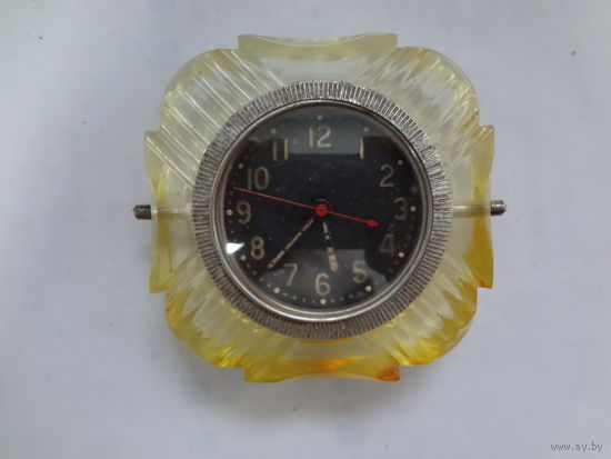 Часы танковые (?).