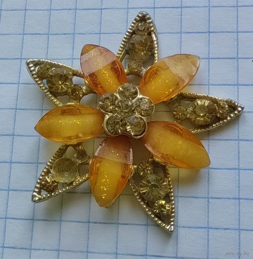 Брошь некомплектная