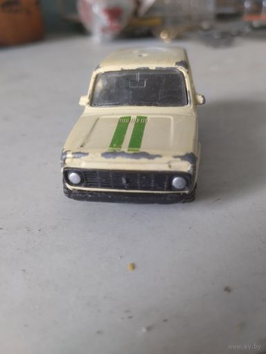 Машинка детская Нива.
