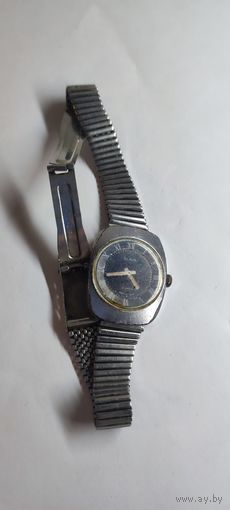 Часы Слава СССР. С рубля без МЦ. Много лотов с рубля без МЦ.