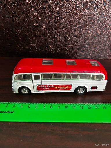 Машинка автобус английский междугородний  одноэтажный