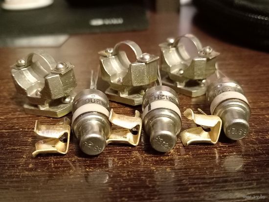 Радиолампа 6Э12Н (с крепежом).