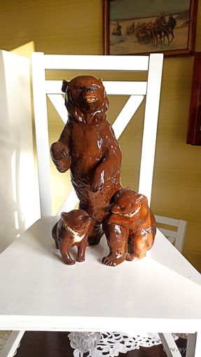 Огромная скульптура статуэтка медведей, в отличном состоянии