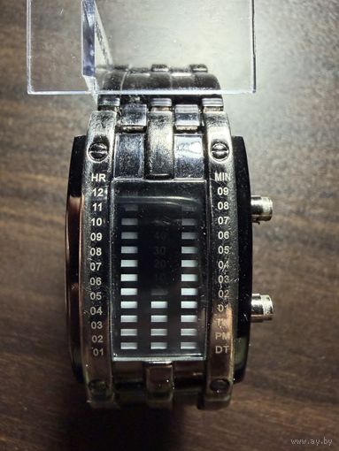 Часы электронные редкие на ходу