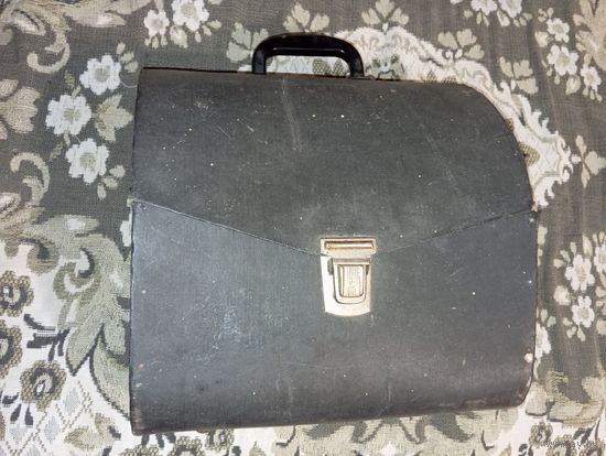 Футляр к винтажному Аккардиону " Малыш " .