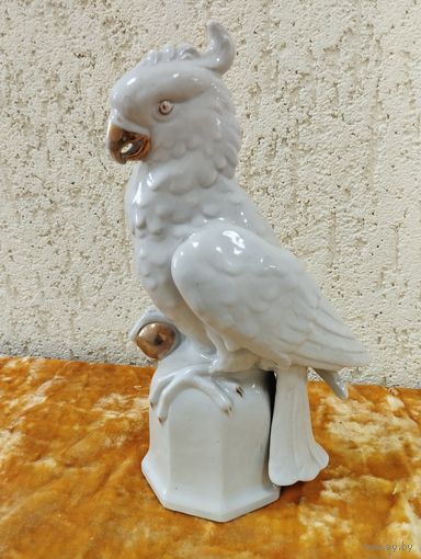 Статуэтка фарфоровая Попугай с золотым шаром, Германия