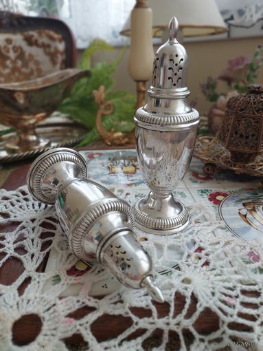 Сольница и перечница Серебро