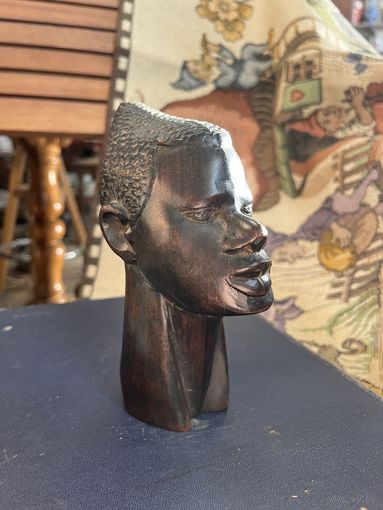 Статуэтка деревянная