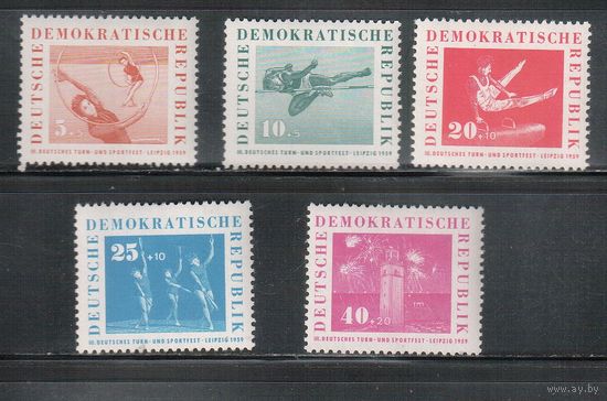 ГДР-1959,(Мих.707-711)  **  ,Спорт  (полная серия)
