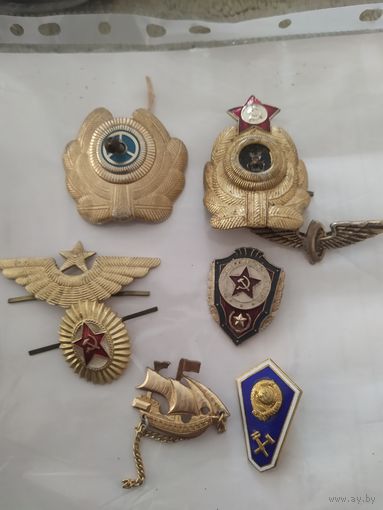 Лот значков