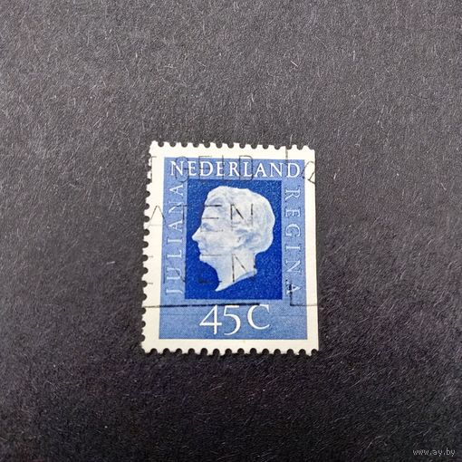 Марка Нидерланды 1972 год Королева