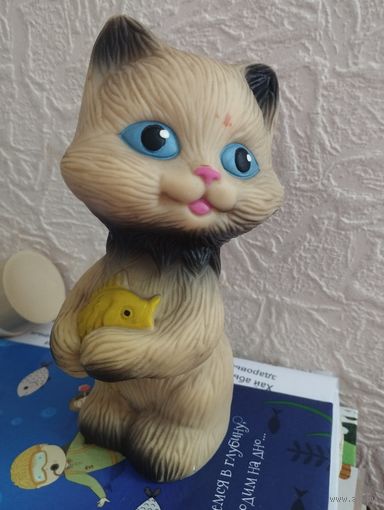 Резиновый кот редкий с рыбкой ссср