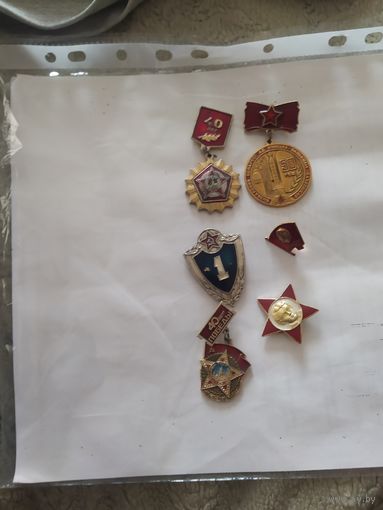 Лот значков