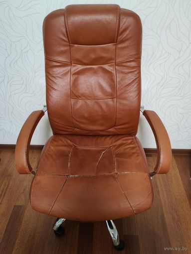 Офисное, кожаное кресло руководителя Admiral Chrome