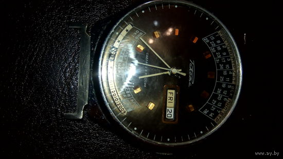 Часы Ракета вечный календарь