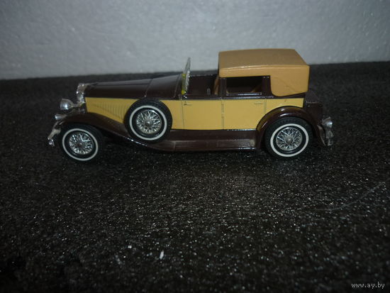 Модель авто "Duesenberg town car" model "J". 1930 Y-4. 1:45.Matchbox. Made in England .1975год