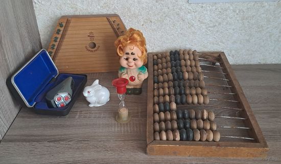 Предметы времён СССР одним лотом.