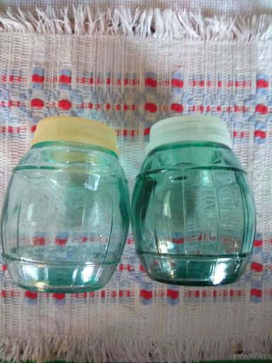 Банка из под меда СССР с крышкой.В наличии 2штуки.