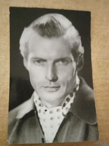 Актер Николай Олялин