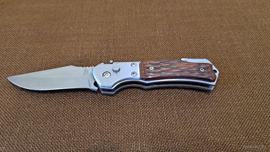 Нож складной выкидной фонарик футляр Stainless Steel длина 18.5 см. новый.