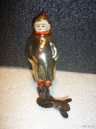 Ёлочная игрушка-прищепка МАЛЬЧИК в костюме клоуна. СССР. Амальгама