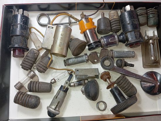 Прикуриватель и до . Для ретро авто . С рубля .