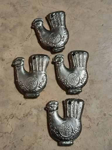 Ёлочные игрушки. Пластик