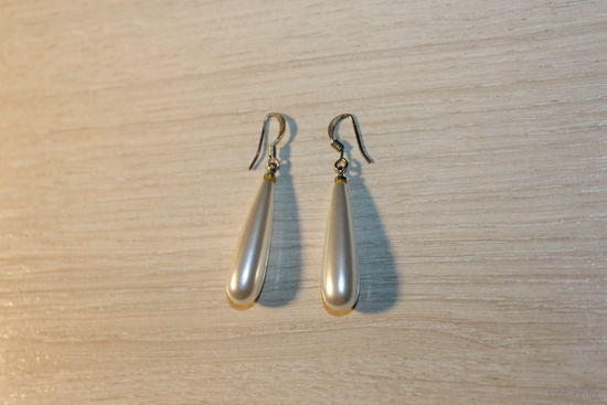 Серьги с подвесками, длина 4.5 см., клейм нет.