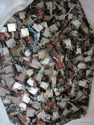 Тумблера и кнопки СССР.Много