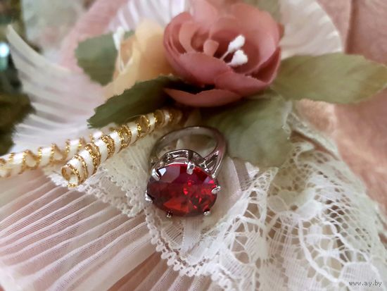 Кольцо.Бижутерия