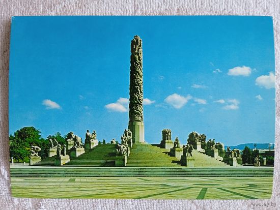 Норвегия, Осло. Гранитная колонна, монолит