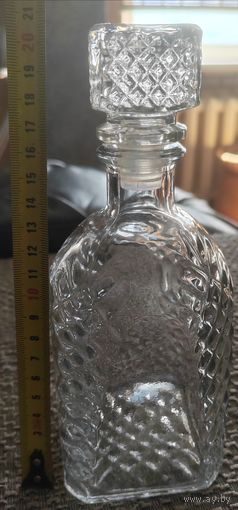 Красивая бутылка. С рубля.