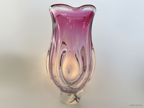 Большая ваза цветное стекло Чехословакия 30х15см