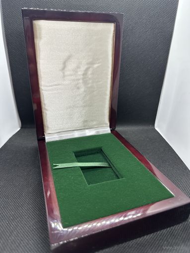 Футляр из дерева для платинового слитка 250 гр.