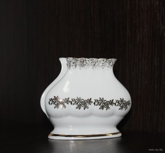 Фарфоровая салфетница, клеймо, Польша.