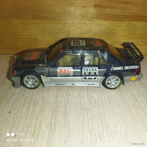 Mercedes 190 E 2,5-16.Minichamps.1/43.