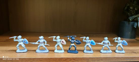 Рыцари ГДР. Цена за штуку.