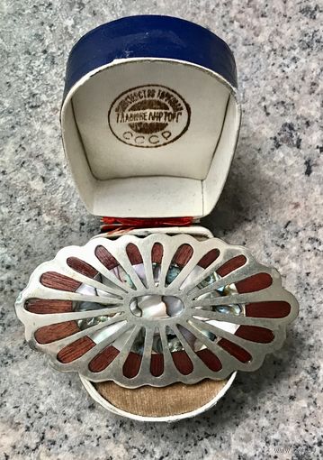 Брошь. Брошь-кулон.