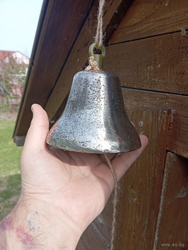 Большой старинный Колокольчик - Рында высота 9 см , диаметр 12 см . Звонкая !