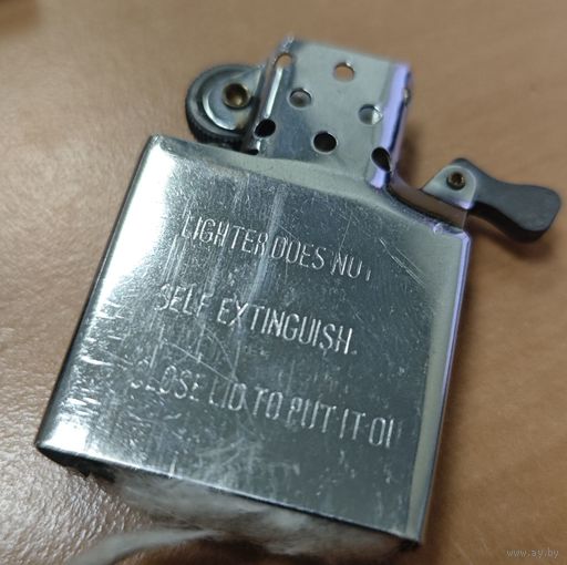Зажигалка Zippo. Неисправная