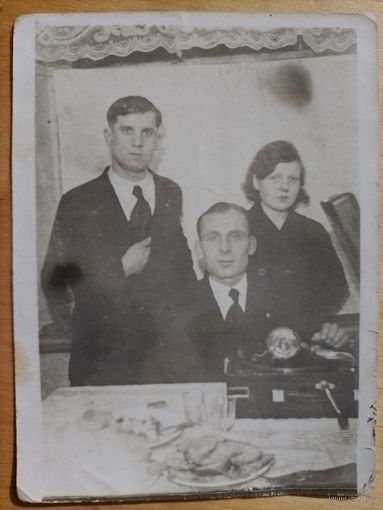 Старое фото патефон