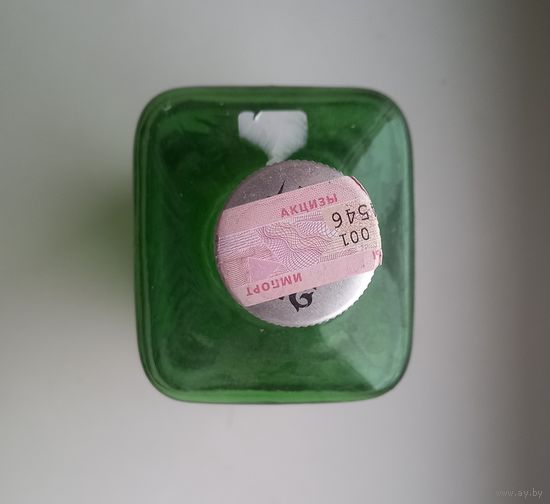 Бутылка от виски.